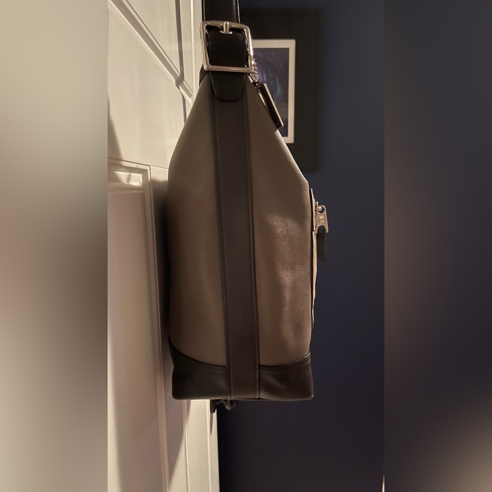 Coach Legacy Leather Bag - Gorgeous Colour Block Design No. E1220-19979 in EUC - Picture 3 of 16